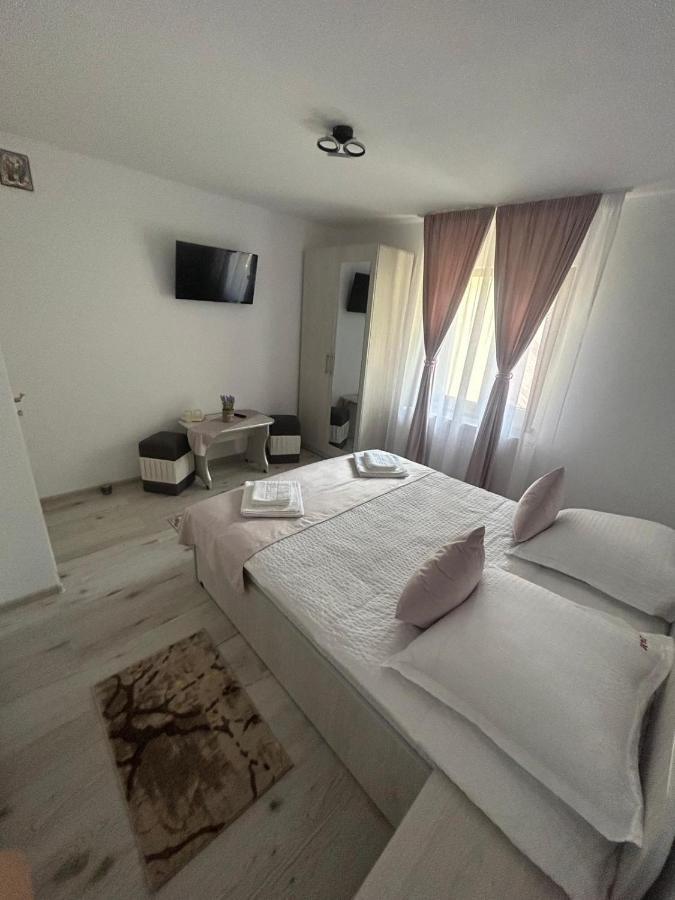 Casa Dani&Moni Hotel Moeciu De Sus Ngoại thất bức ảnh