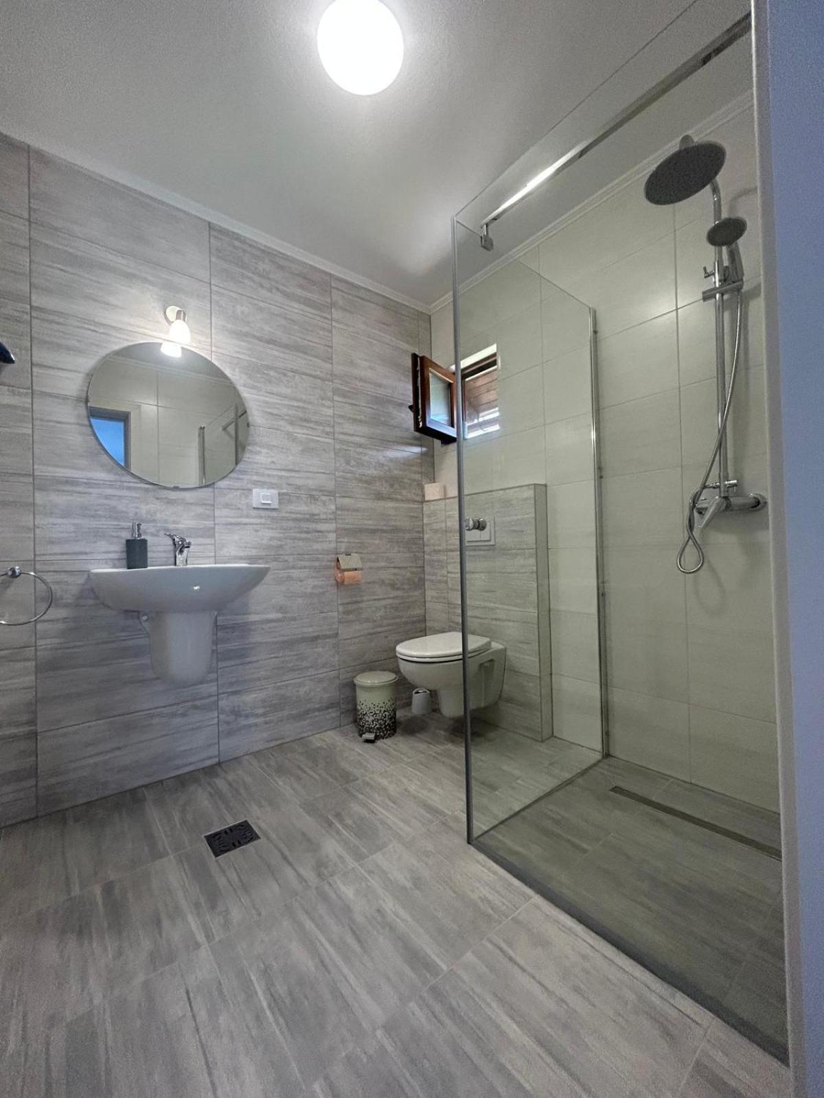 Casa Dani&Moni Hotel Moeciu De Sus Ngoại thất bức ảnh